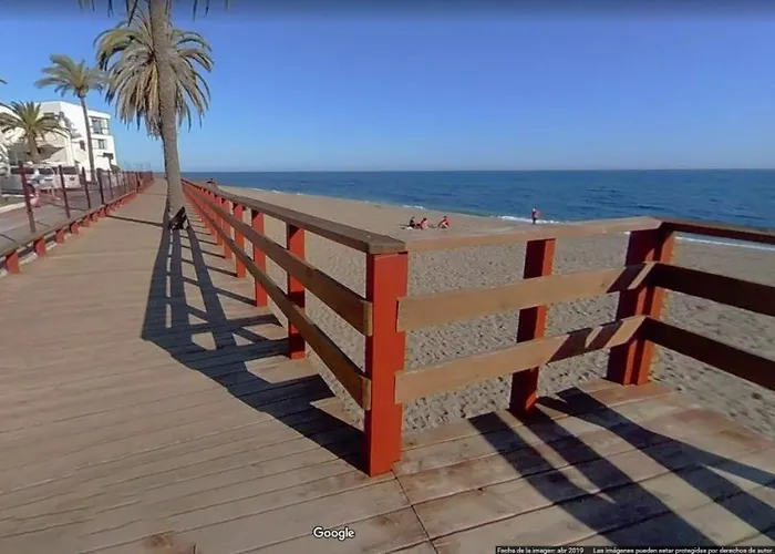 New Beachfront Loft Апартаменти