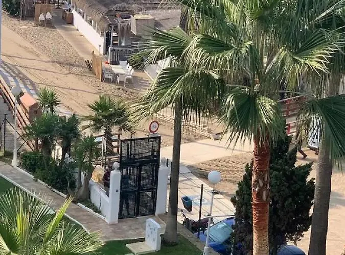 New Beachfront Loft Апартаменти Марбелья