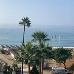 New Beachfront Loft Апартаменти Марбелья