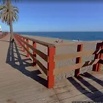 New Beachfront Loft 公寓